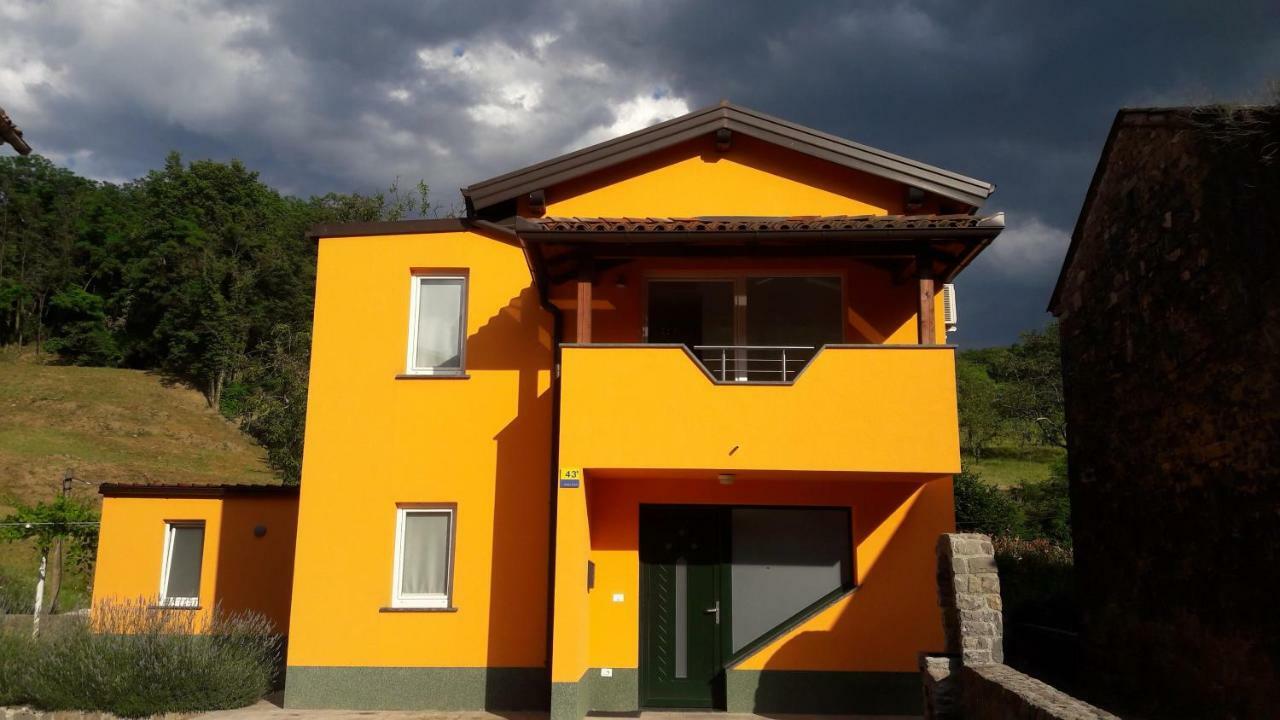 Гостевой дом Pocitniska Hisa Dobravlje Экстерьер фото